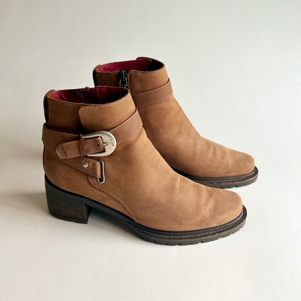 Donald J. Pliner Tan Genuine Leather Rubber Outsole Ankle Boots size 6